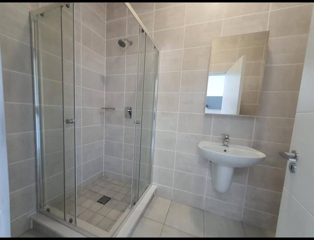 1 BEDROOM PROPERTY TO RENT IN GREENBAY ECO ESTATE